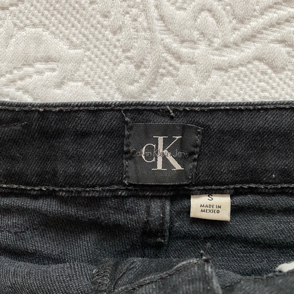 Calvin Klein black staple mini skirt, size small - Picture 2 of 3